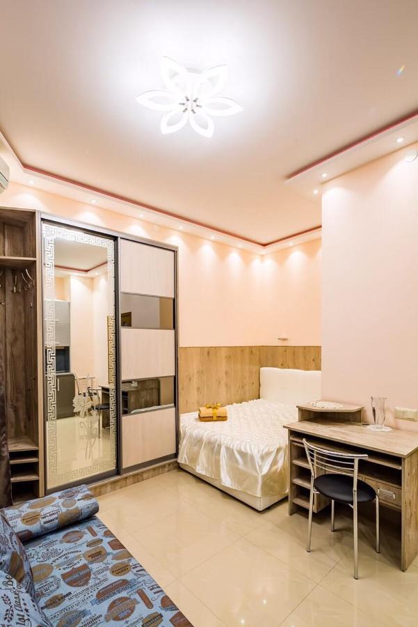 Apartment Svobody Lviv Buitenkant foto